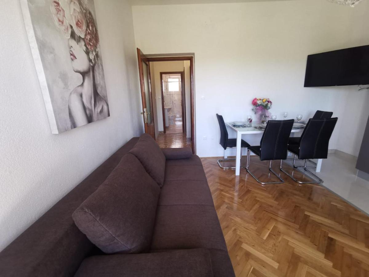 Apartments Mila Kastela Luaran gambar