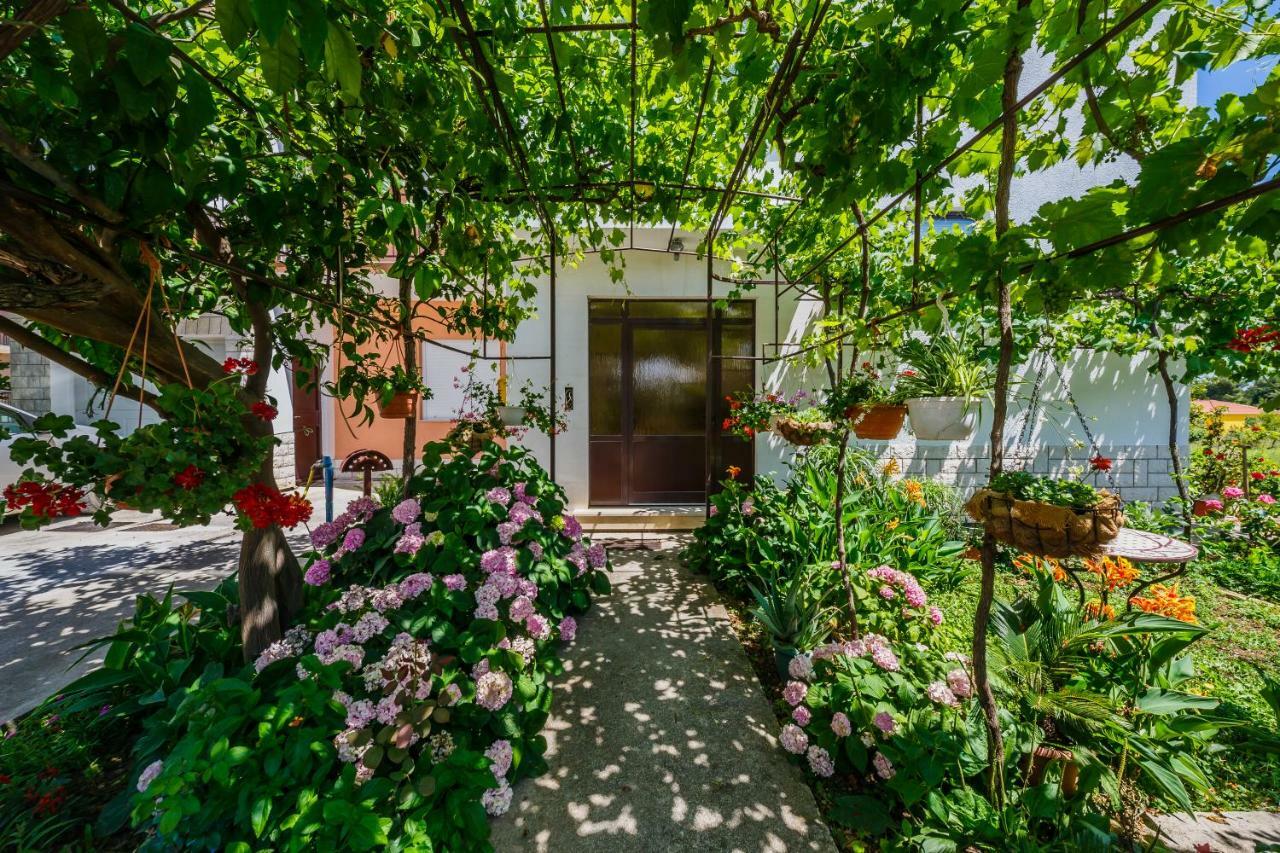 Apartments Mila Kastela Luaran gambar