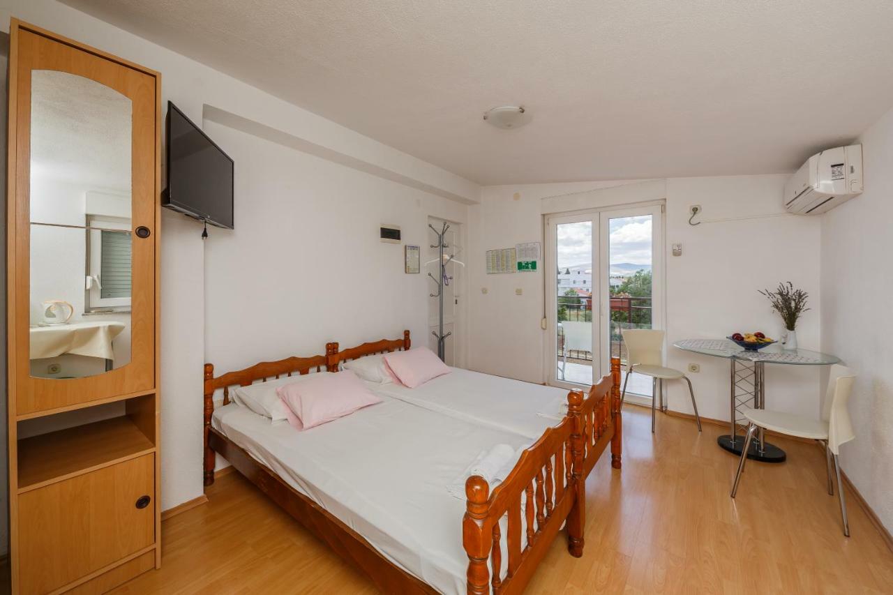 Apartments Mila Kastela Luaran gambar
