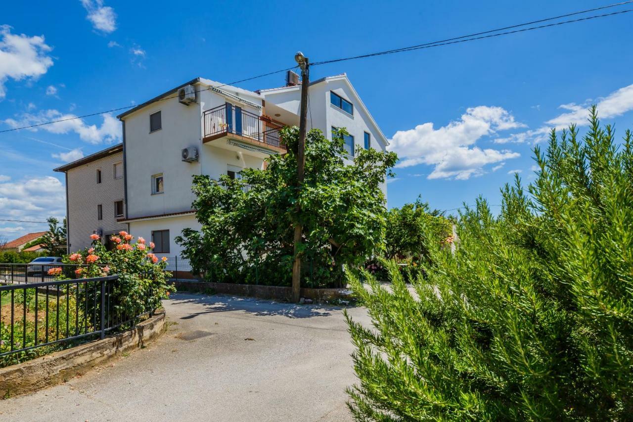 Apartments Mila Kastela Luaran gambar