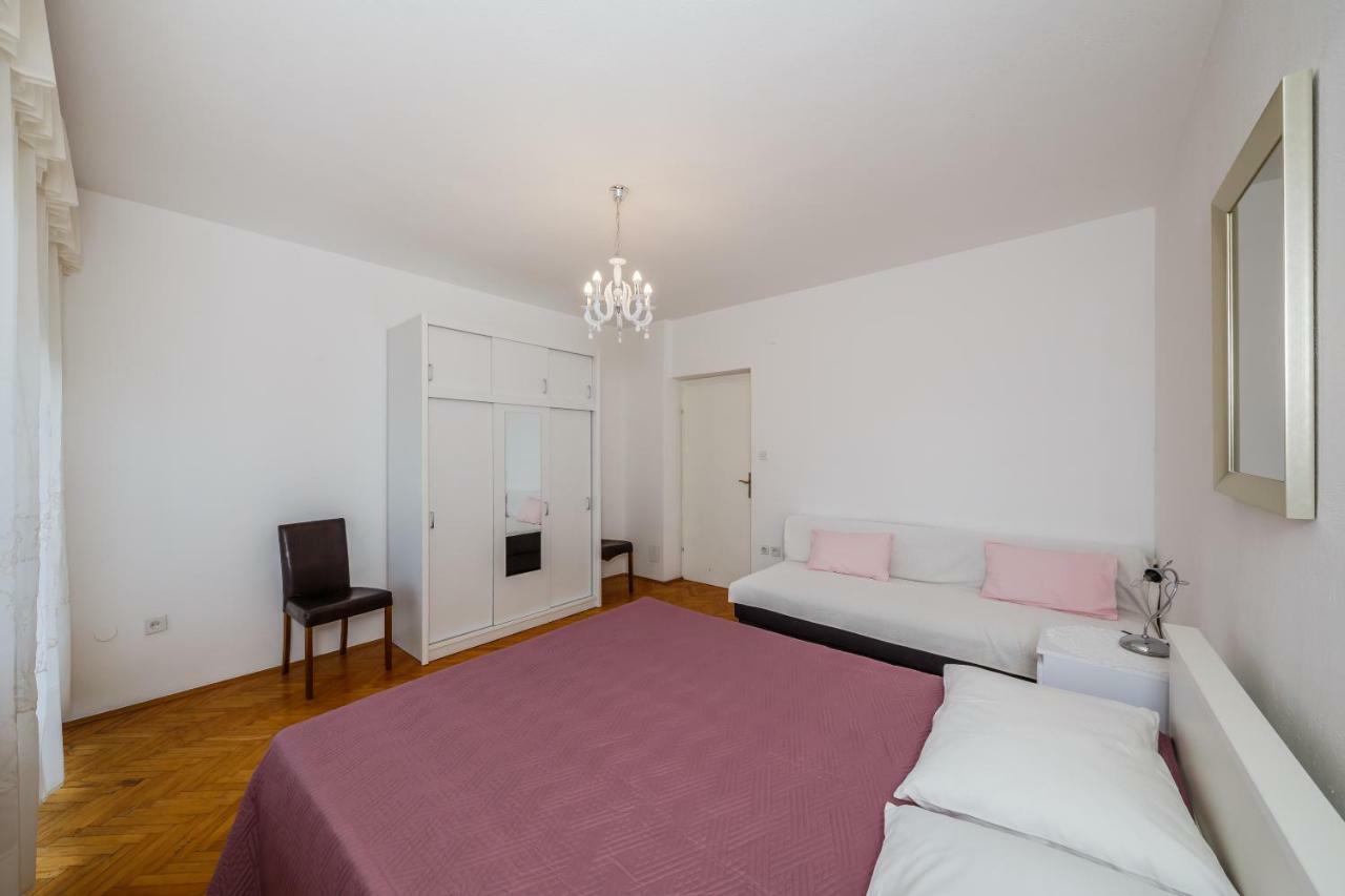 Apartments Mila Kastela Bilik gambar