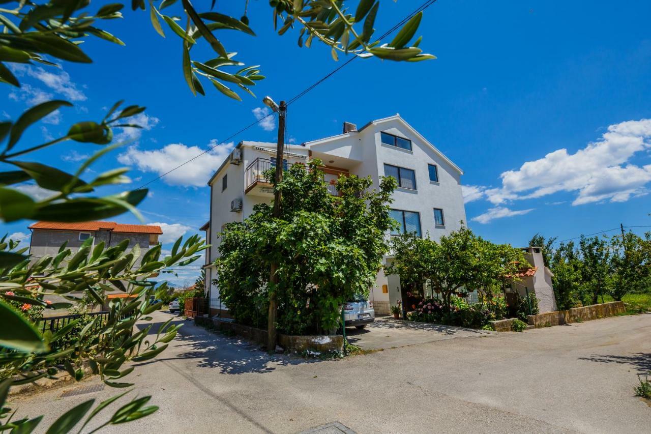 Apartments Mila Kastela Luaran gambar