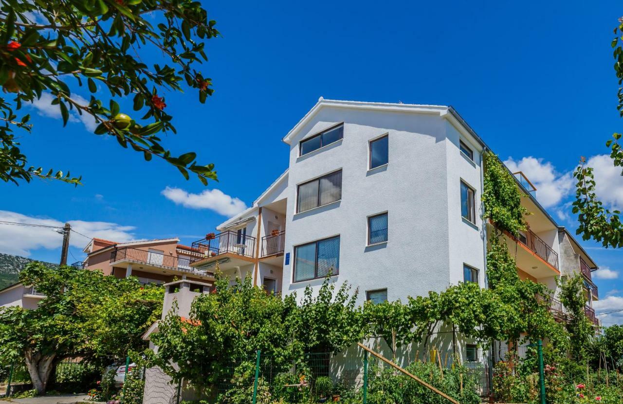 Apartments Mila Kastela Luaran gambar